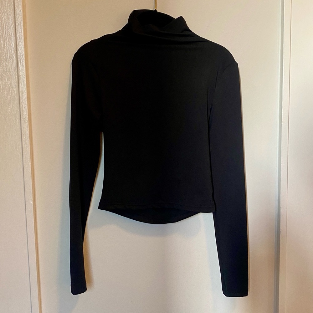 Black thin sleek Turtleneck Long Sleeve Top with cutout back - Picture 3 of 8